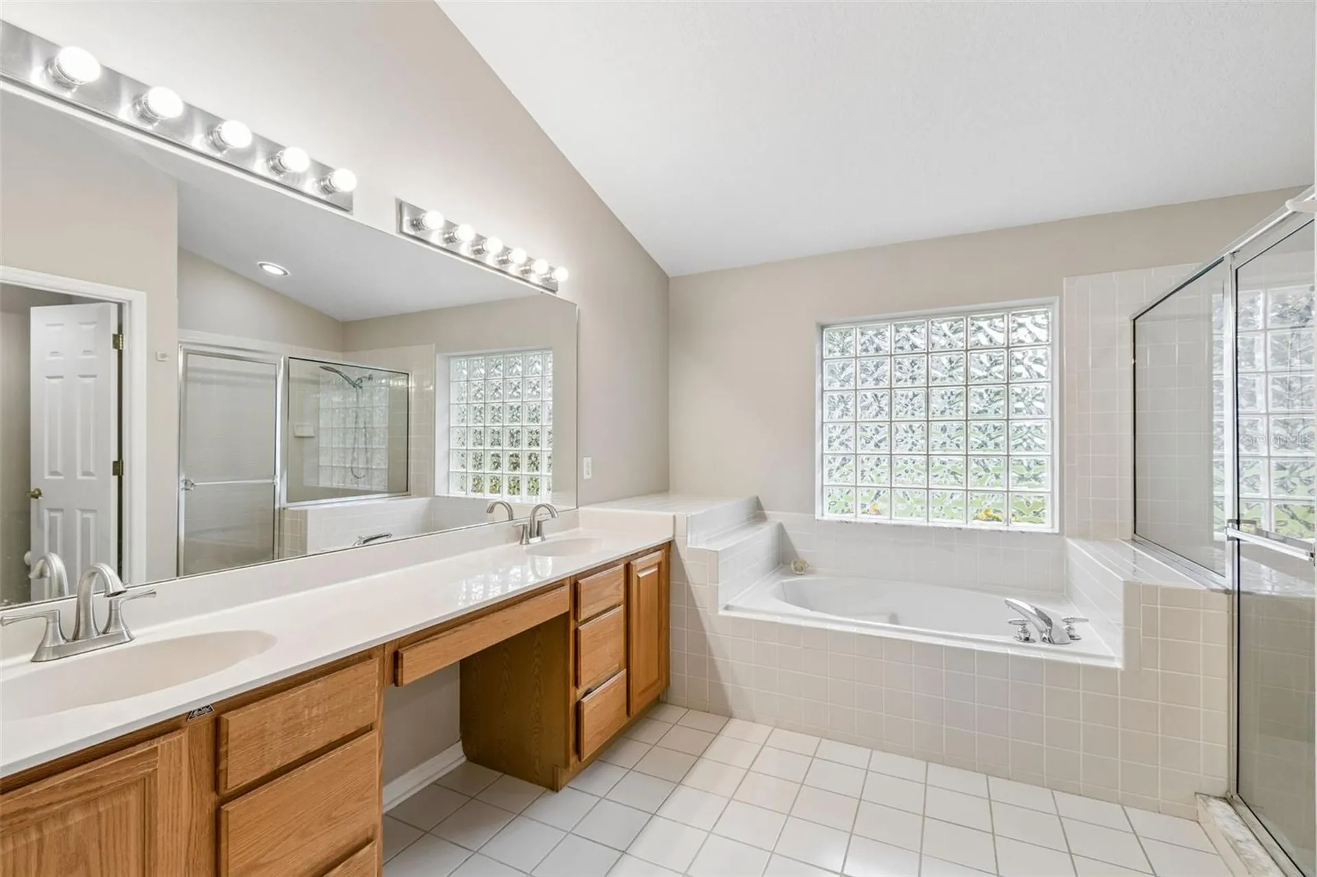 10212 Pointview Court Orlando FL 32836