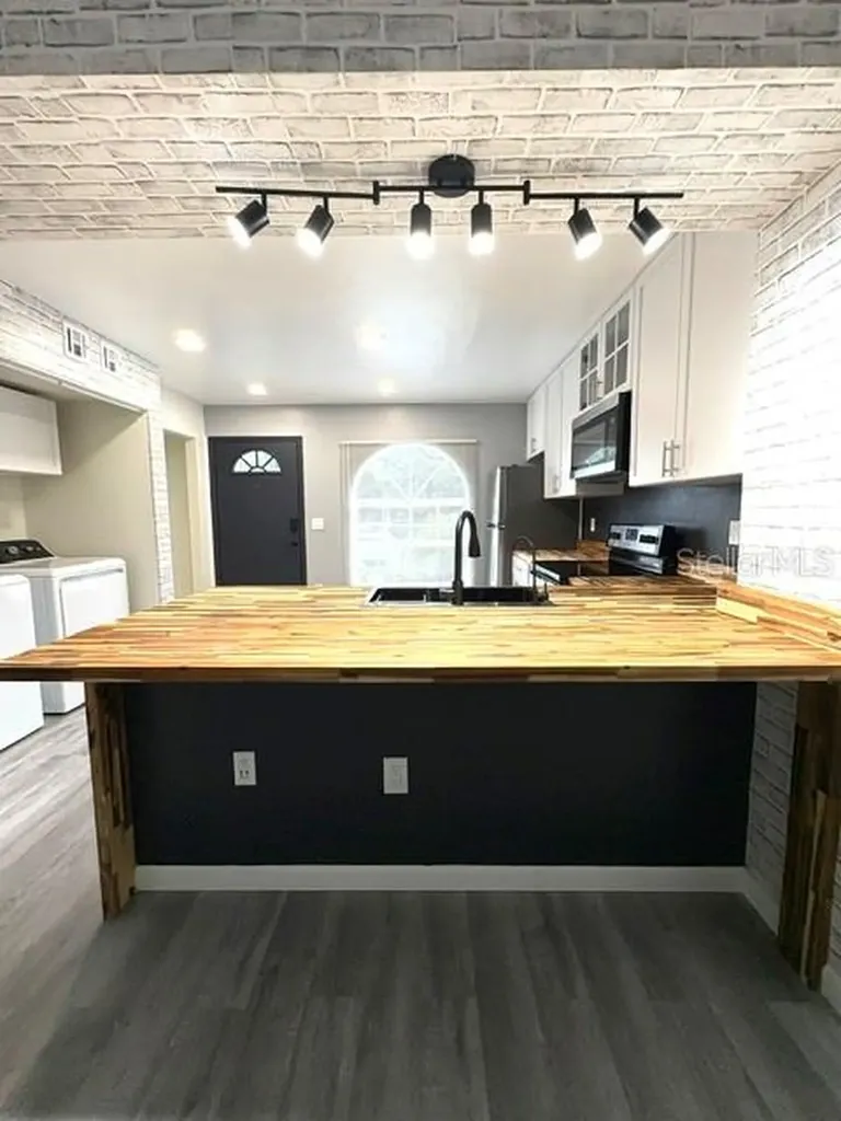 3204 Brigadoon Drive Clearwater FL 33759