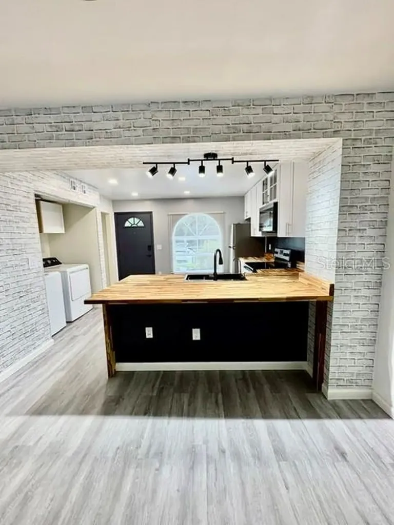 3204 Brigadoon Drive Clearwater FL 33759