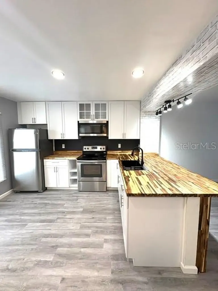 3204 Brigadoon Drive Clearwater FL 33759