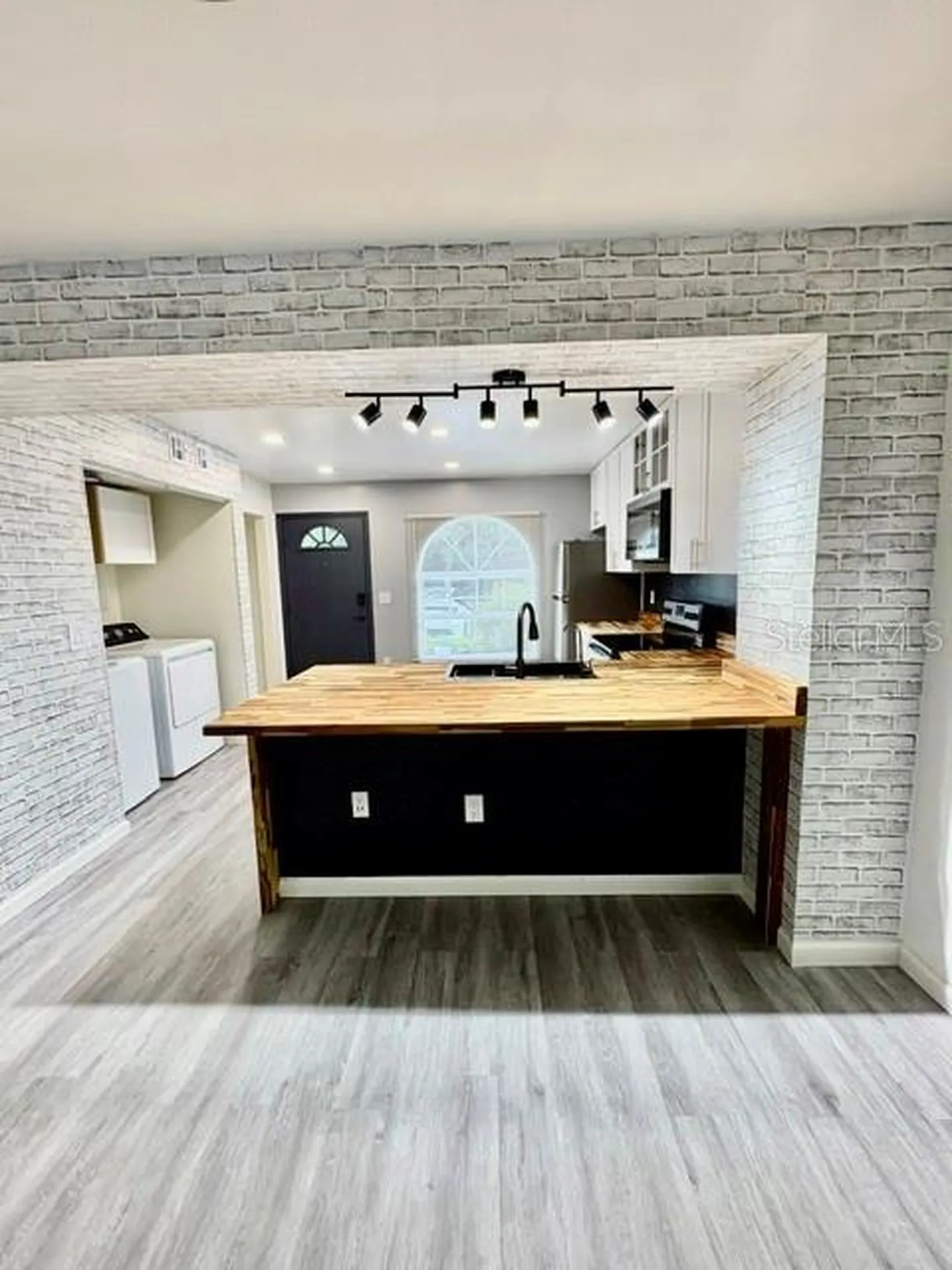 3204 Brigadoon Drive Clearwater FL 33759
