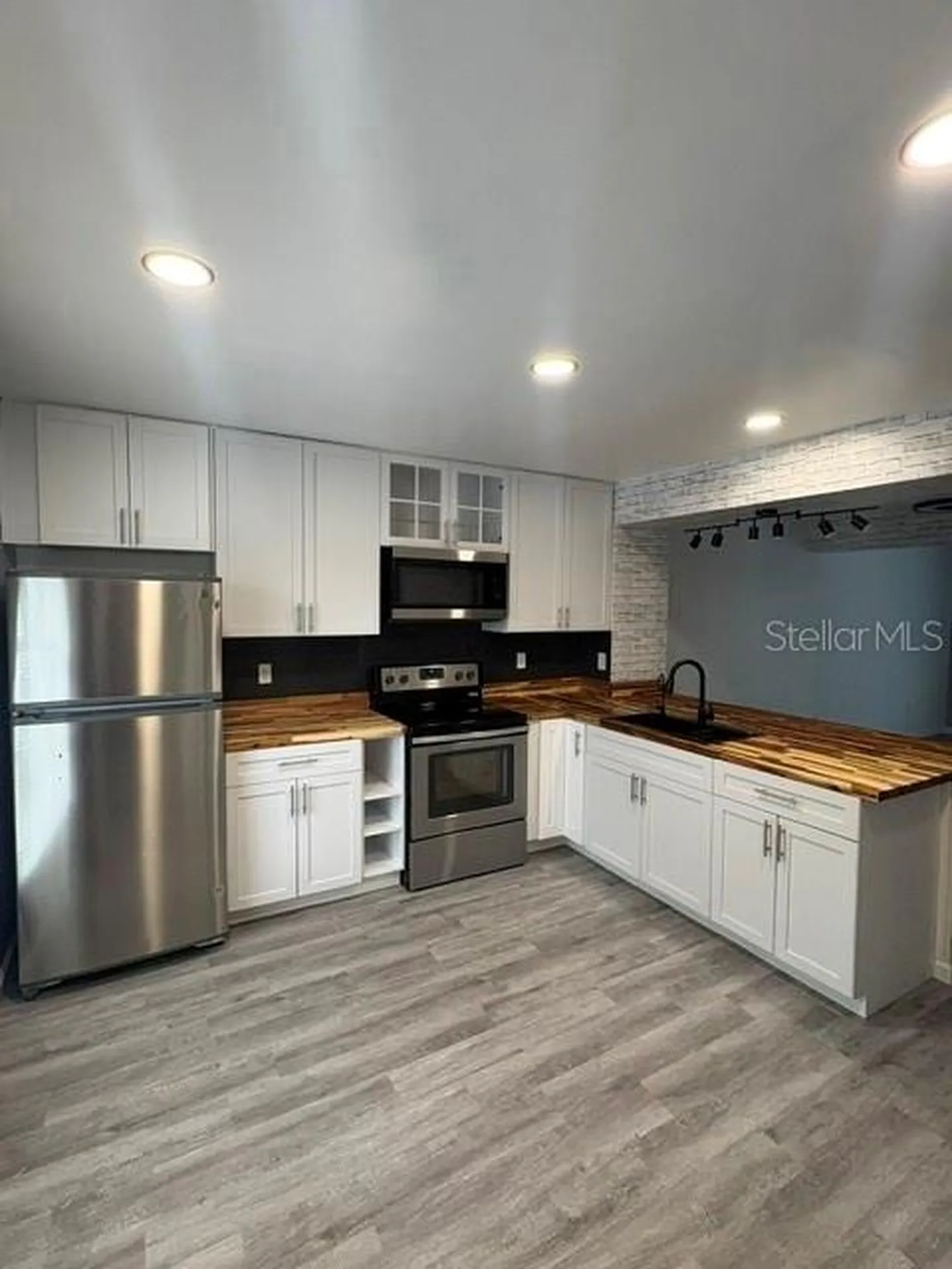 3204 Brigadoon Drive Clearwater FL 33759