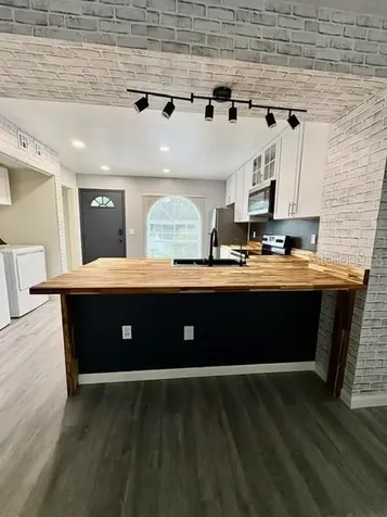 3204 Brigadoon Drive Clearwater FL 33759
