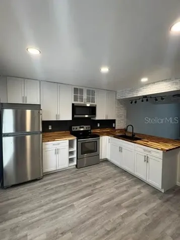 3204 Brigadoon Drive Clearwater FL 33759