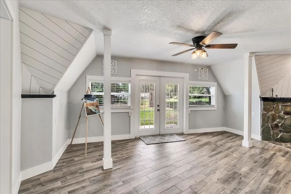 10424 Lyons Avenue Lithia FL 33547