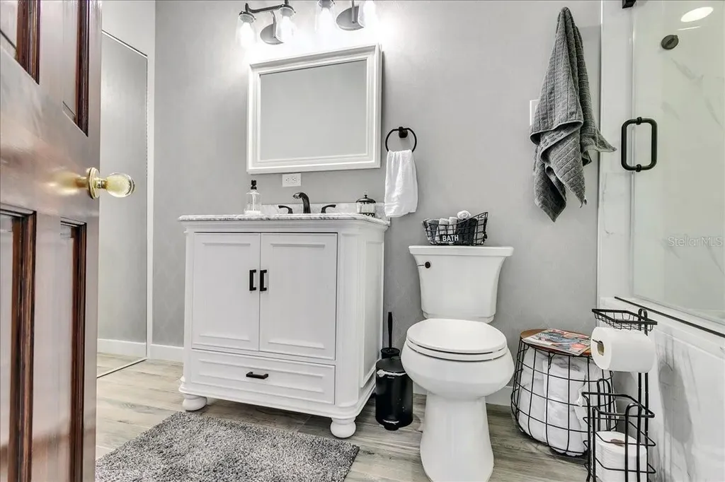 10424 Lyons Avenue Lithia FL 33547