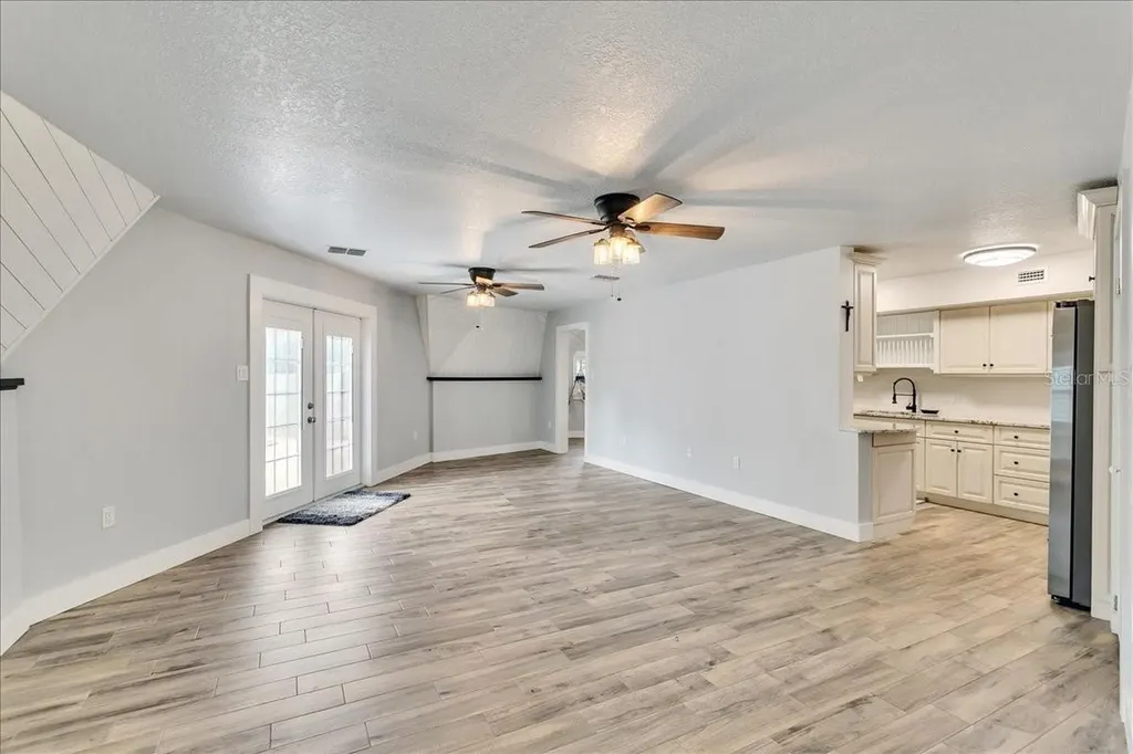 10424 Lyons Avenue Lithia FL 33547