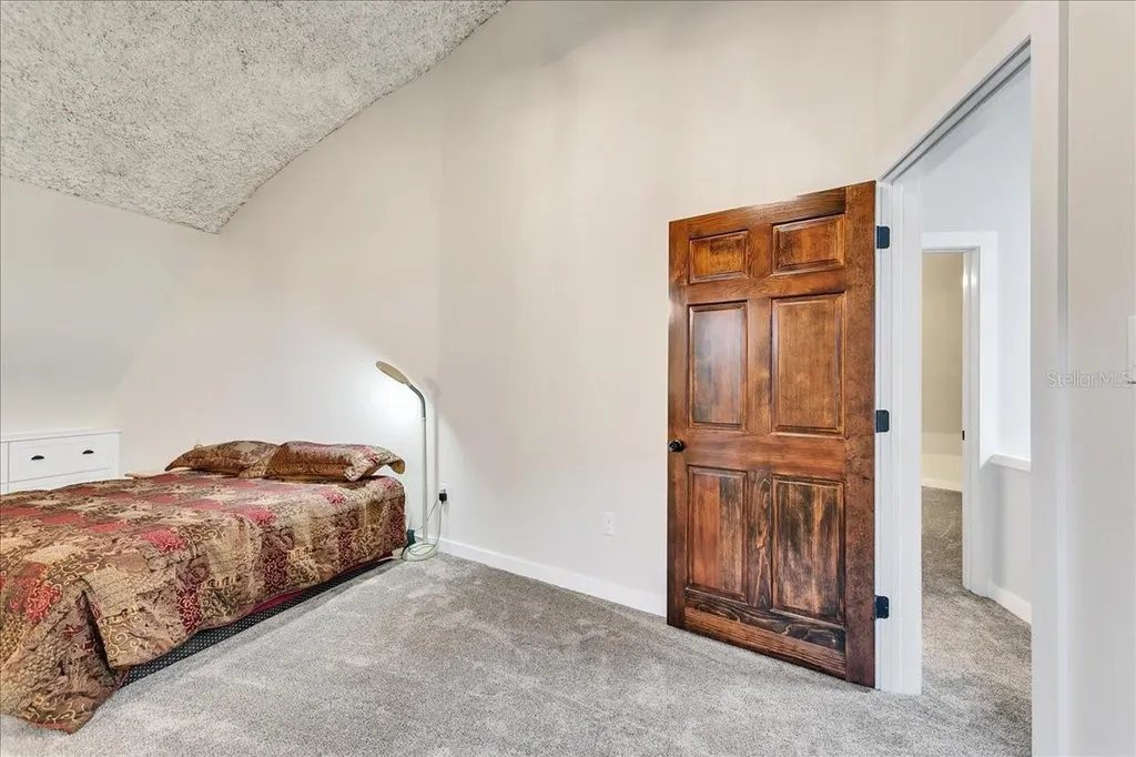 10424 Lyons Avenue Lithia FL 33547