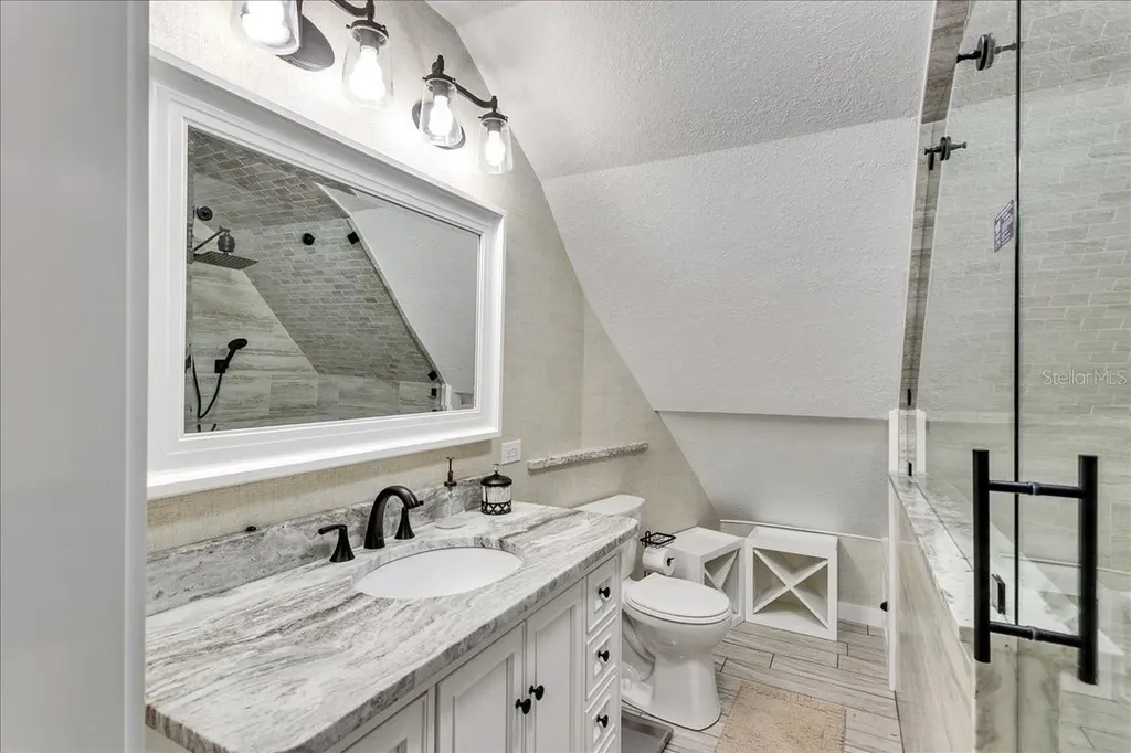 10424 Lyons Avenue Lithia FL 33547