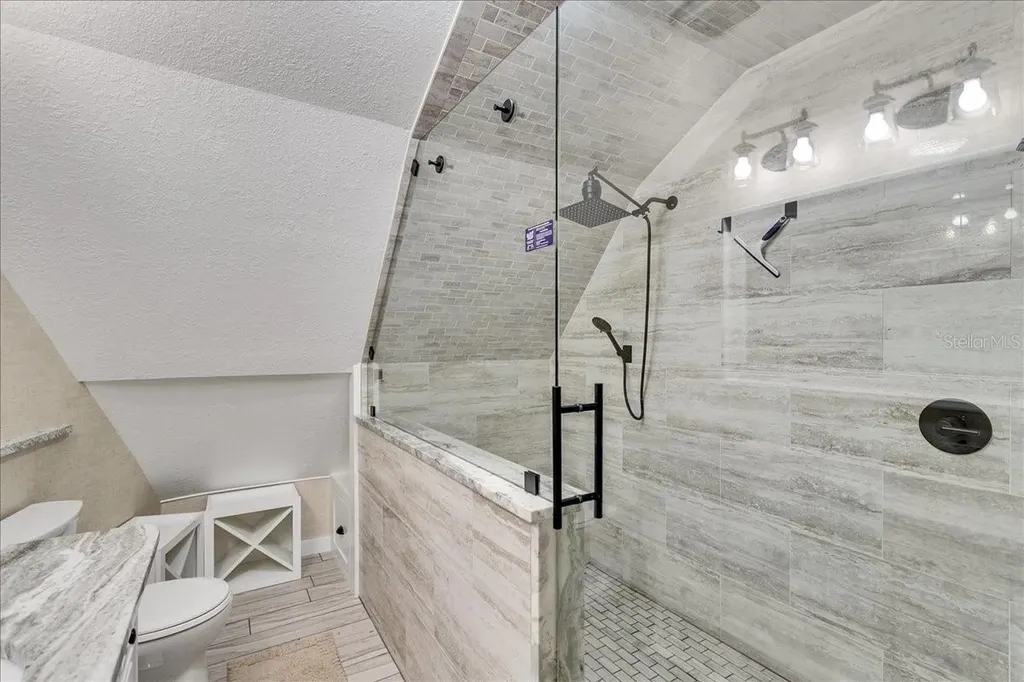 10424 Lyons Avenue Lithia FL 33547