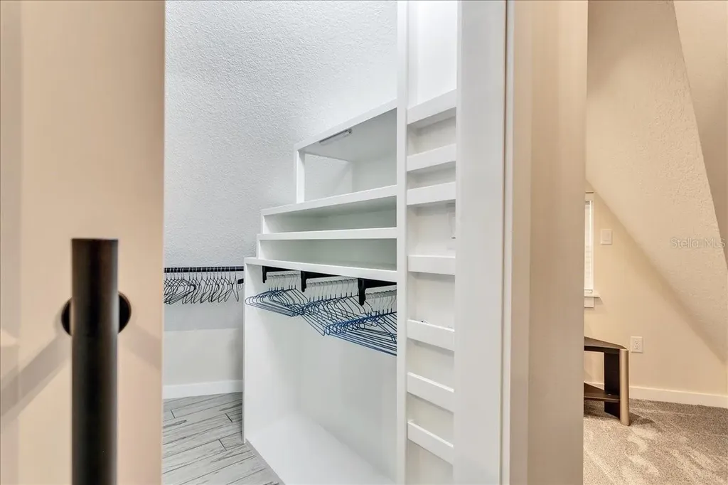 10424 Lyons Avenue Lithia FL 33547