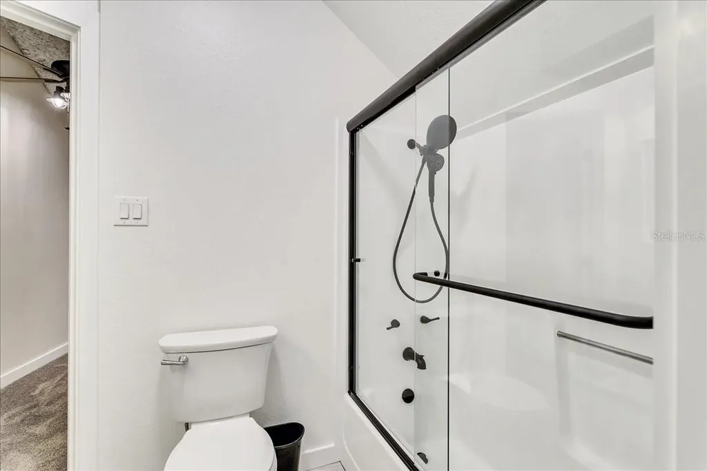 10424 Lyons Avenue Lithia FL 33547