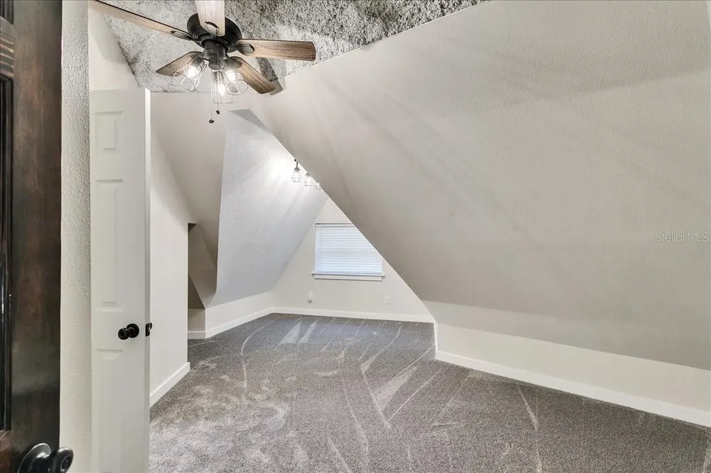 10424 Lyons Avenue Lithia FL 33547