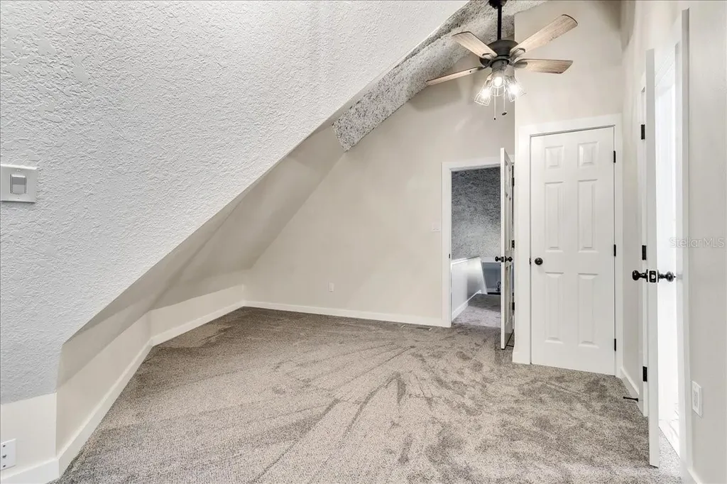 10424 Lyons Avenue Lithia FL 33547