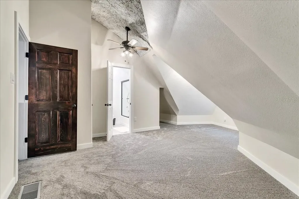 10424 Lyons Avenue Lithia FL 33547