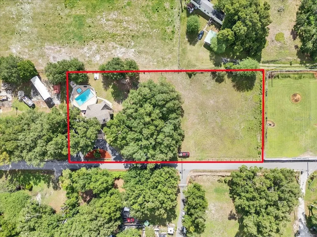 10424 Lyons Avenue Lithia FL 33547