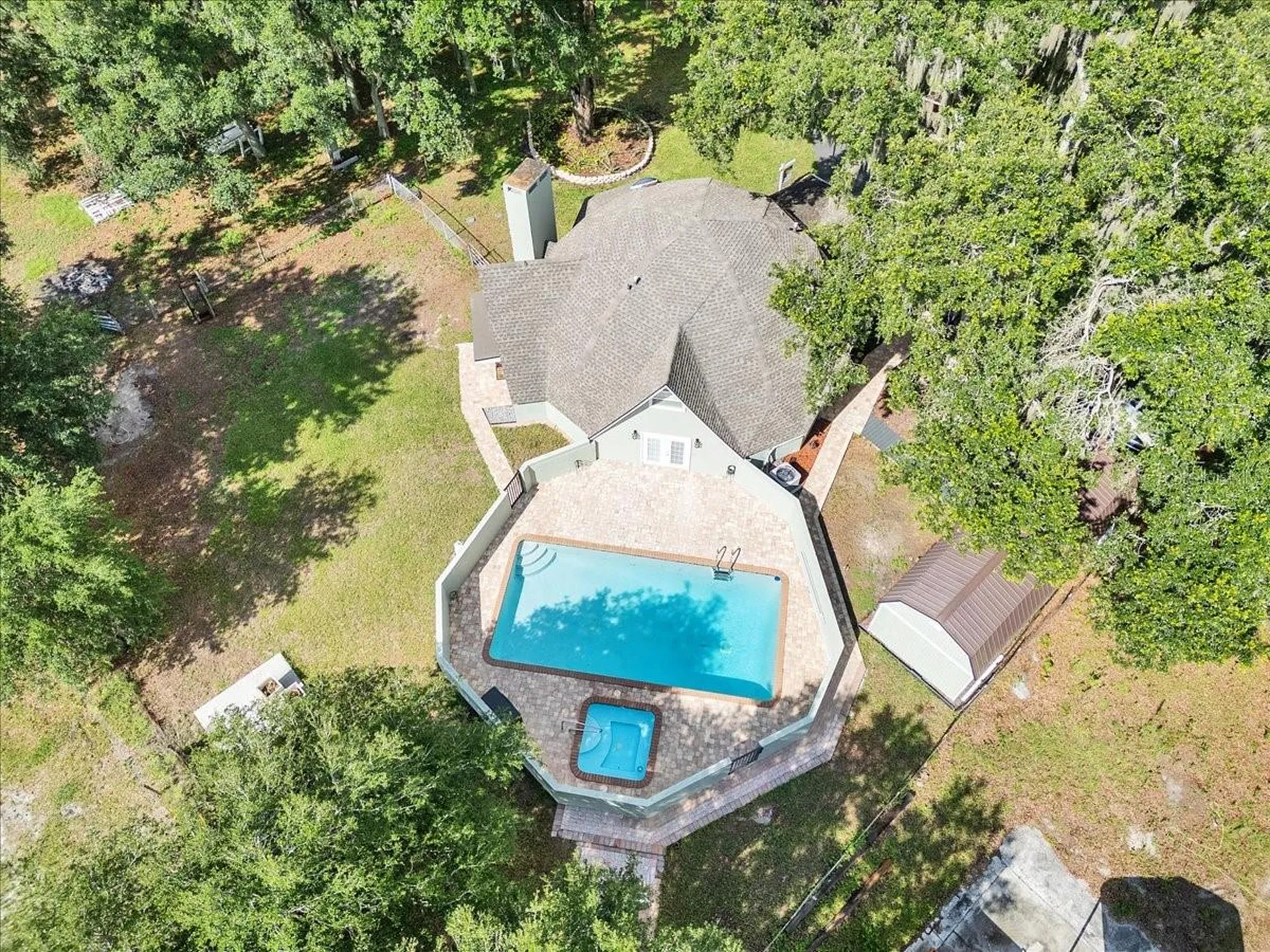 10424 Lyons Avenue Lithia FL 33547