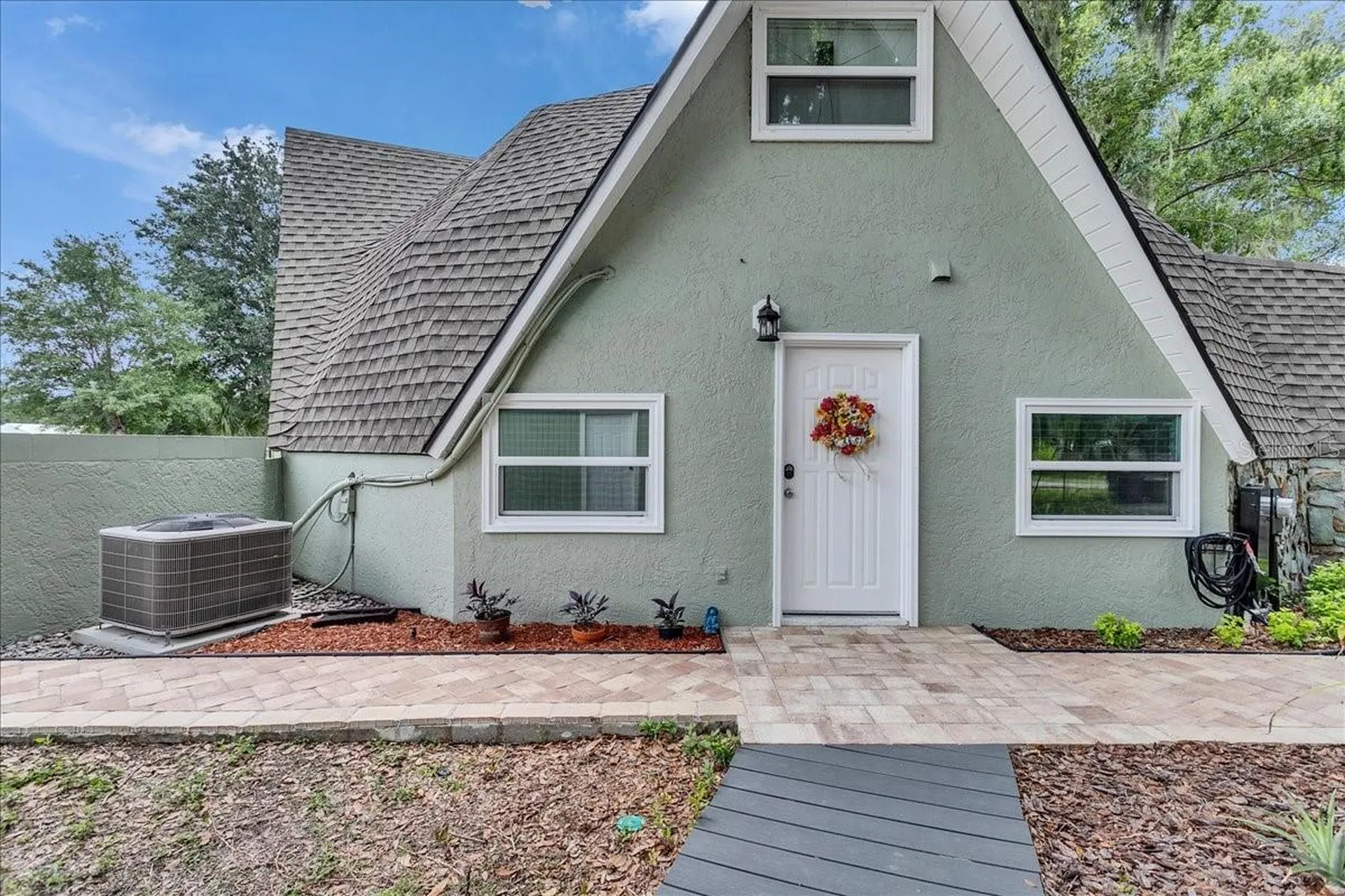 10424 Lyons Avenue Lithia FL 33547