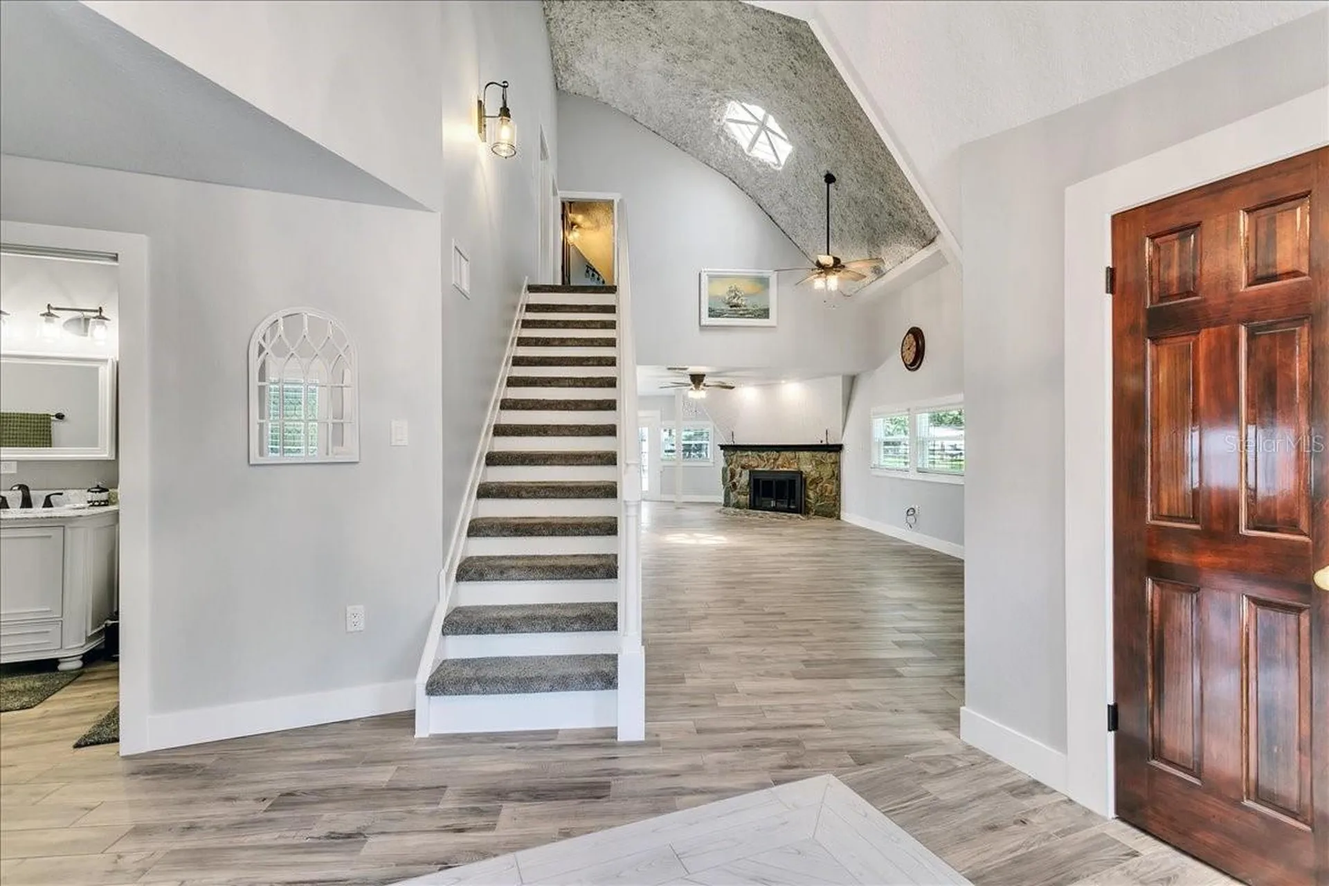 10424 Lyons Avenue Lithia FL 33547