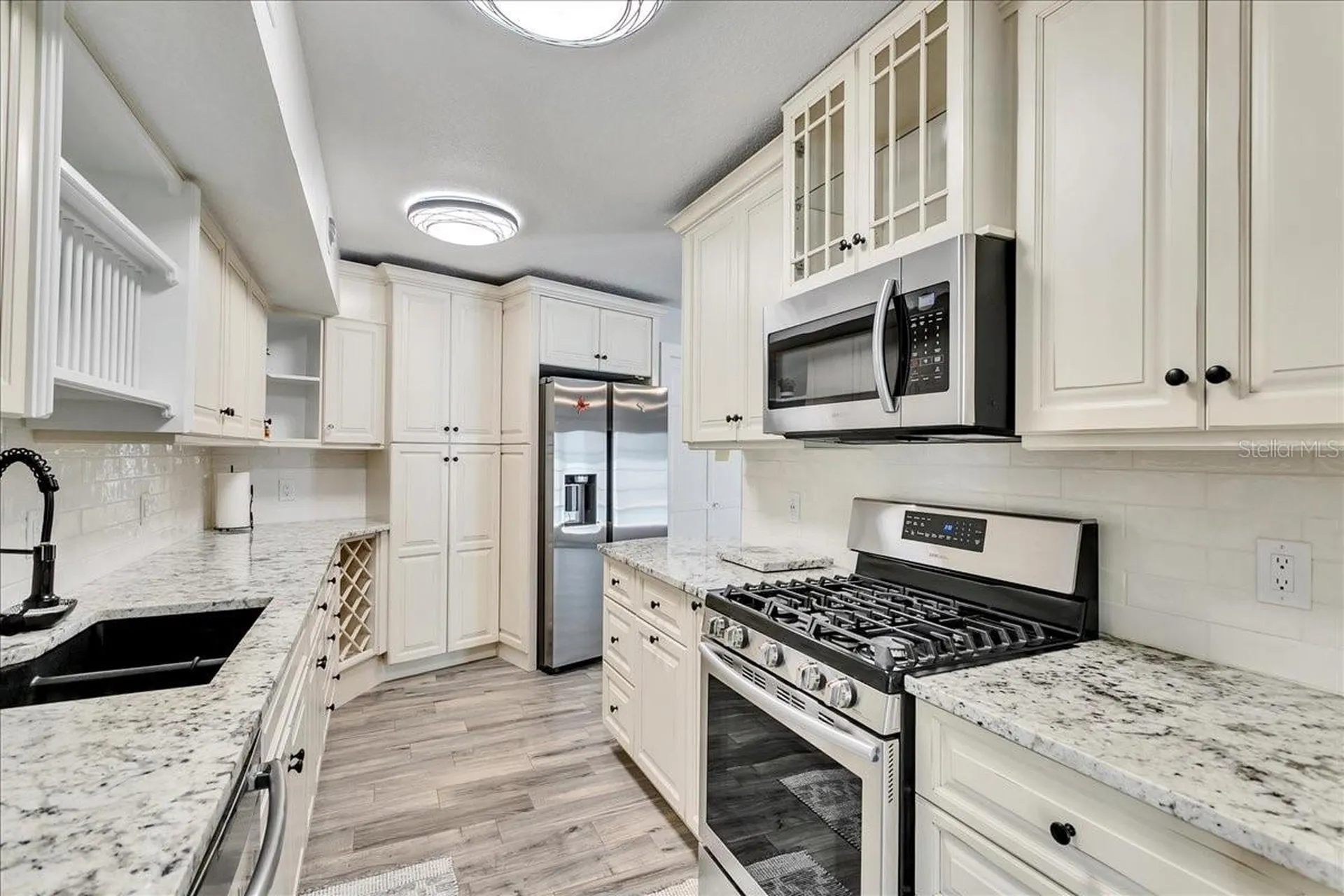 10424 Lyons Avenue Lithia FL 33547