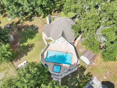 10424 Lyons Avenue Lithia FL 33547