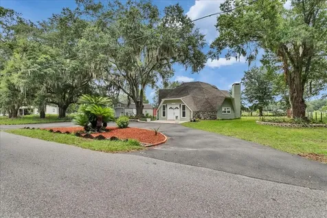 10424 Lyons Avenue Lithia FL 33547