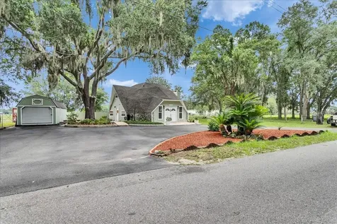 10424 Lyons Avenue Lithia FL 33547