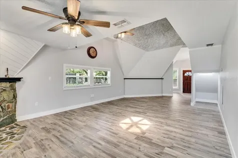 10424 Lyons Avenue Lithia FL 33547