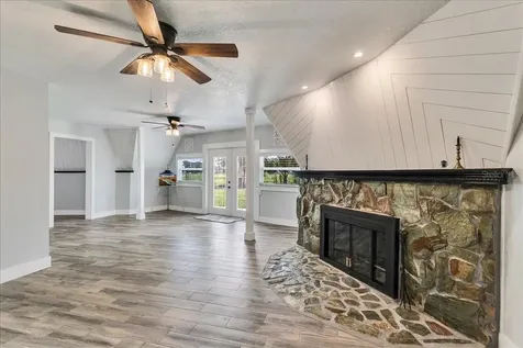 10424 Lyons Avenue Lithia FL 33547