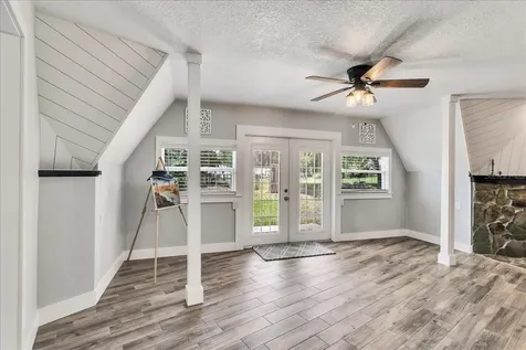 10424 Lyons Avenue Lithia FL 33547