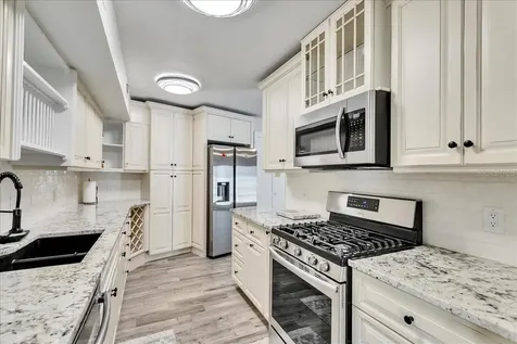 10424 Lyons Avenue Lithia FL 33547