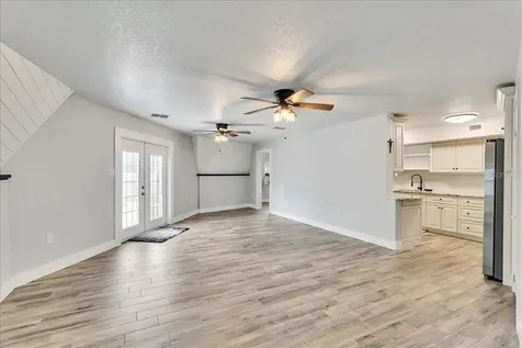 10424 Lyons Avenue Lithia FL 33547