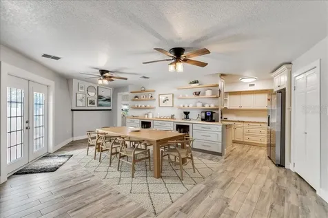 10424 Lyons Avenue Lithia FL 33547