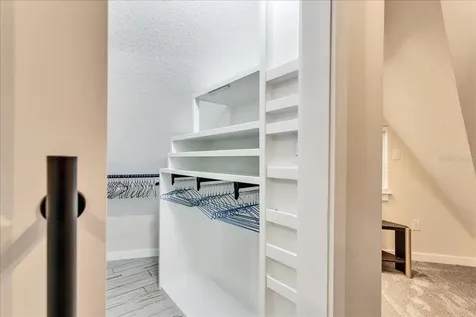 10424 Lyons Avenue Lithia FL 33547