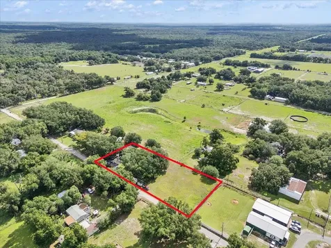 10424 Lyons Avenue Lithia FL 33547