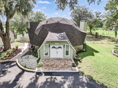 10424 Lyons Avenue Lithia FL 33547