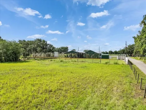 10424 Lyons Avenue Lithia FL 33547