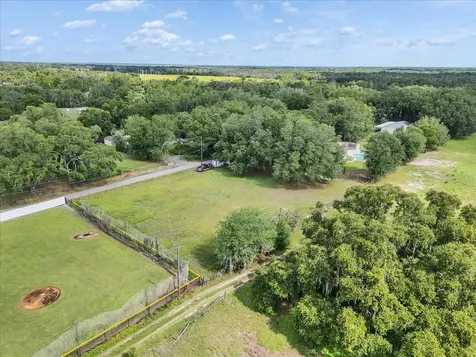 10424 Lyons Avenue Lithia FL 33547