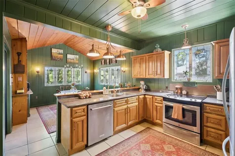 605 E Lakeview Avenue Eustis FL 32726