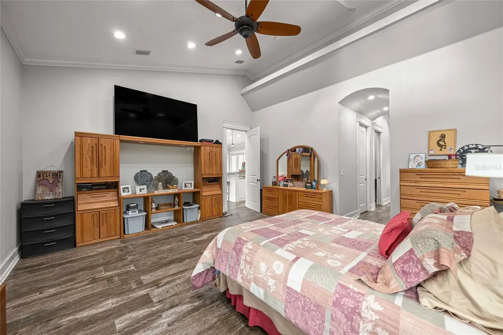 16248 SE Highway 42 Weirsdale FL 32195