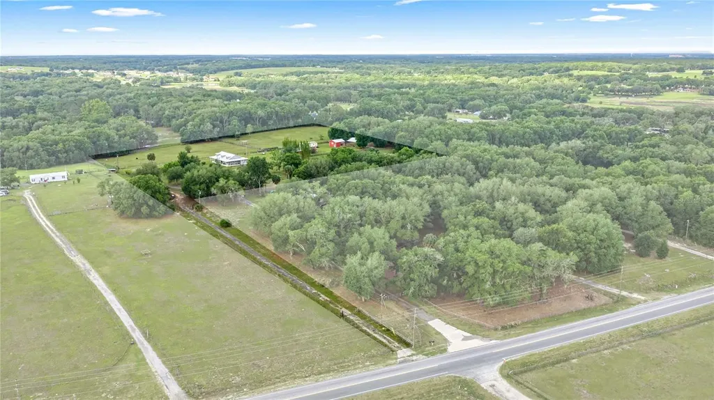 16248 SE Highway 42 Weirsdale FL 32195