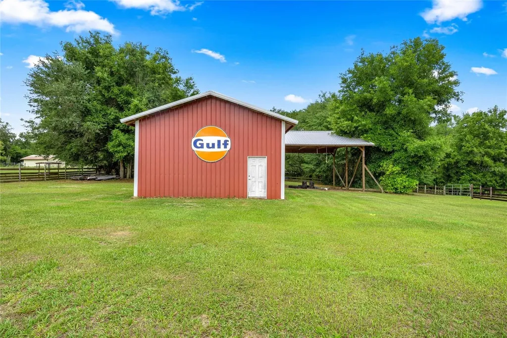 16248 SE Highway 42 Weirsdale FL 32195