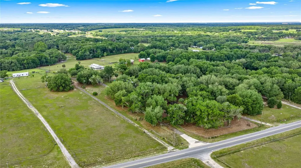 16248 SE Highway 42 Weirsdale FL 32195