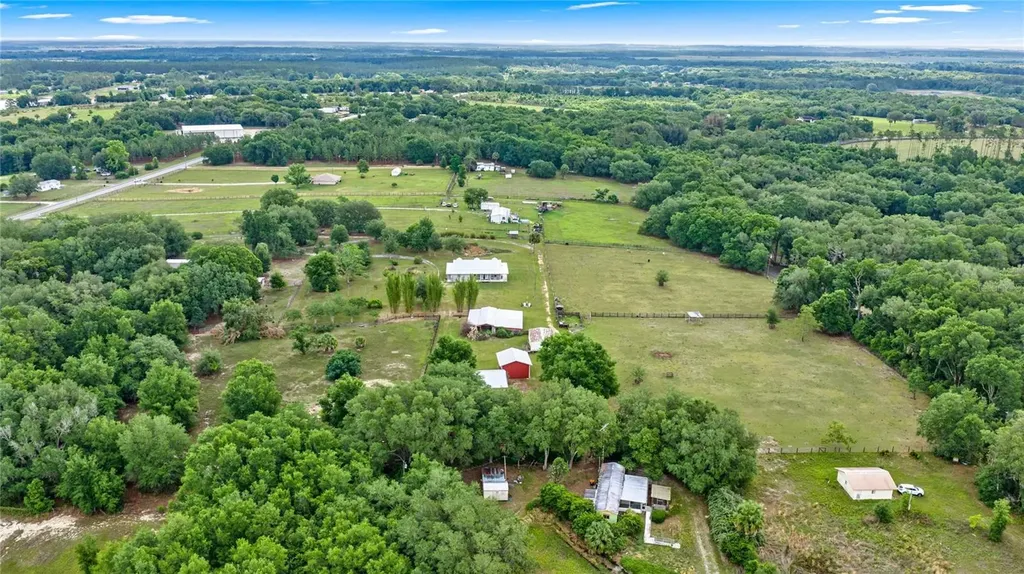 16248 SE Highway 42 Weirsdale FL 32195