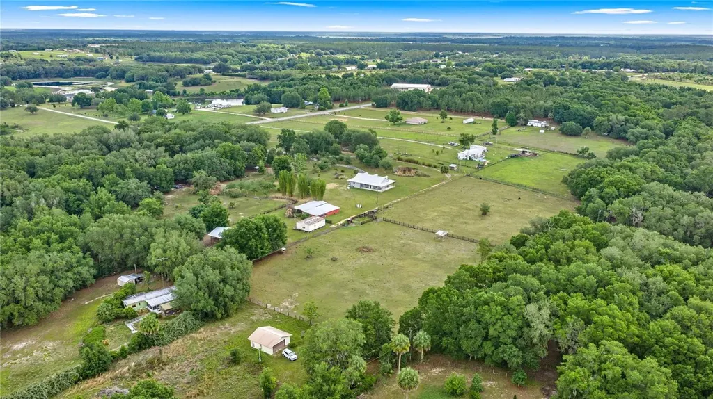 16248 SE Highway 42 Weirsdale FL 32195