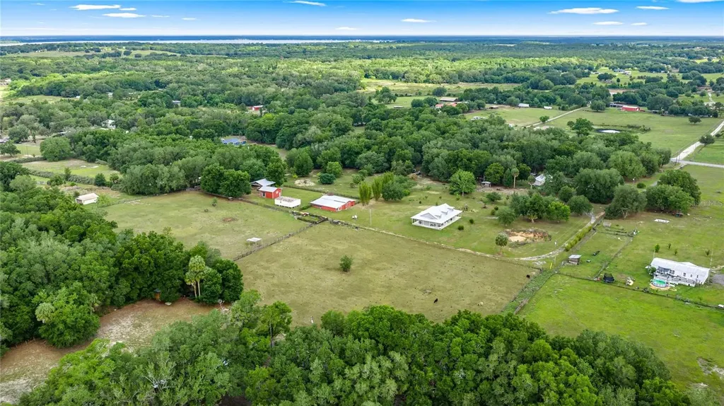 16248 SE Highway 42 Weirsdale FL 32195
