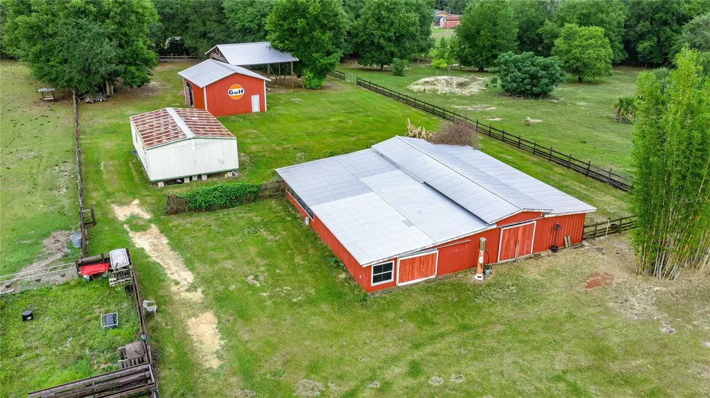 16248 SE Highway 42 Weirsdale FL 32195