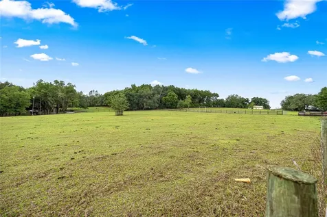 16248 SE Highway 42 Weirsdale FL 32195