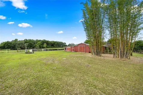 16248 SE Highway 42 Weirsdale FL 32195
