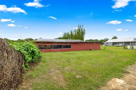 16248 SE Highway 42 Weirsdale FL 32195